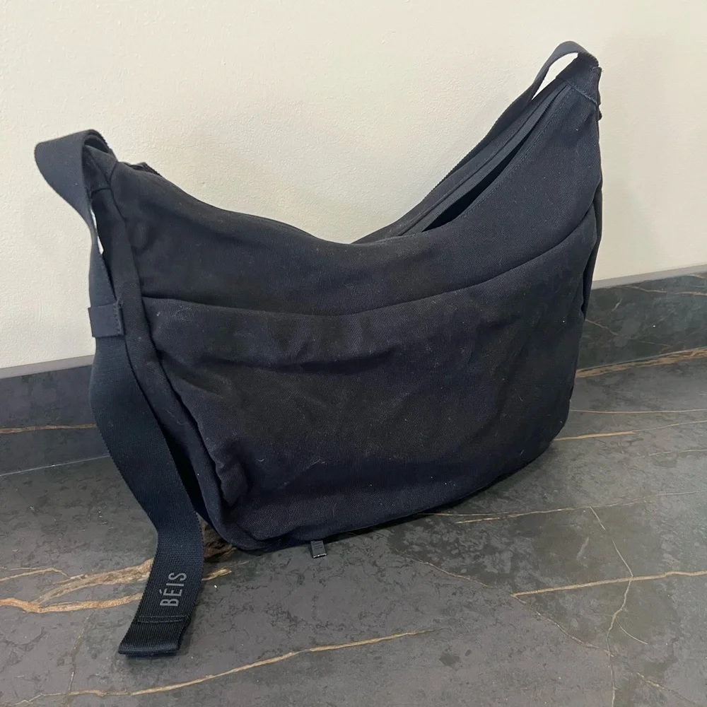 BEIS Carryall Crossbody in Black - Picture 6 of 7